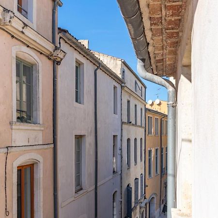 Au Coeur De L'Effervescence Terracotta - Une Nuit A นีมส์ ภายนอก รูปภาพ